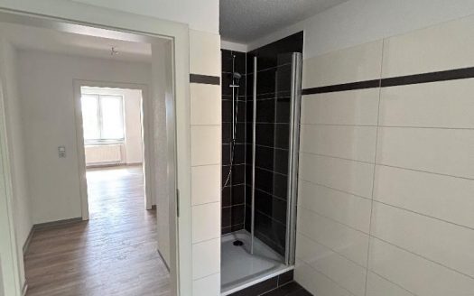 Modernes Wohnen – 2 Zimmer mit Badewanne und Dusche!
