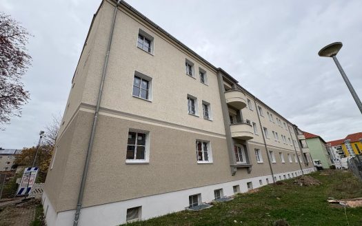 Erstbezug nach Sanierung! 2 Zimmer Wohnung mit Badewanne, Dusche und Balkon!